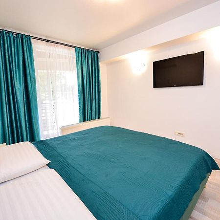 City Center Suite With Terrace Бухарест Екстер'єр фото