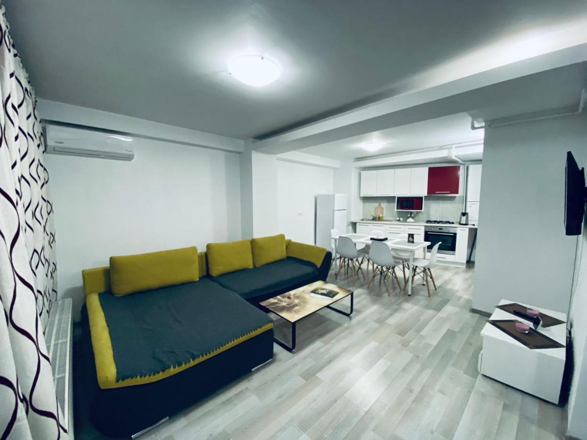 City Center Suite With Terrace Бухарест Екстер'єр фото